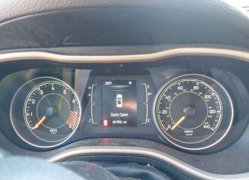 Photo 7 of 2015 Jeep Cherokee LATITUDE (VIN 1C4PJMCS9FW558466)