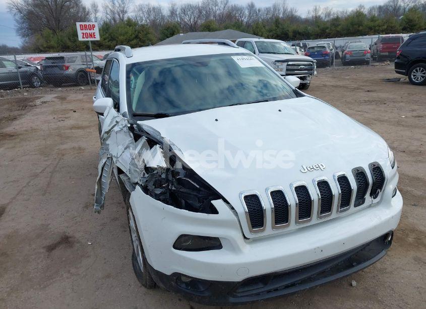 2015 Jeep Cherokee LATITUDE (VIN 1C4PJMCS9FW625521) main photo