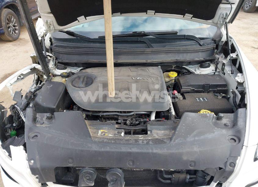Photo 10 of 2015 Jeep Cherokee LATITUDE (VIN 1C4PJMCS9FW625521)