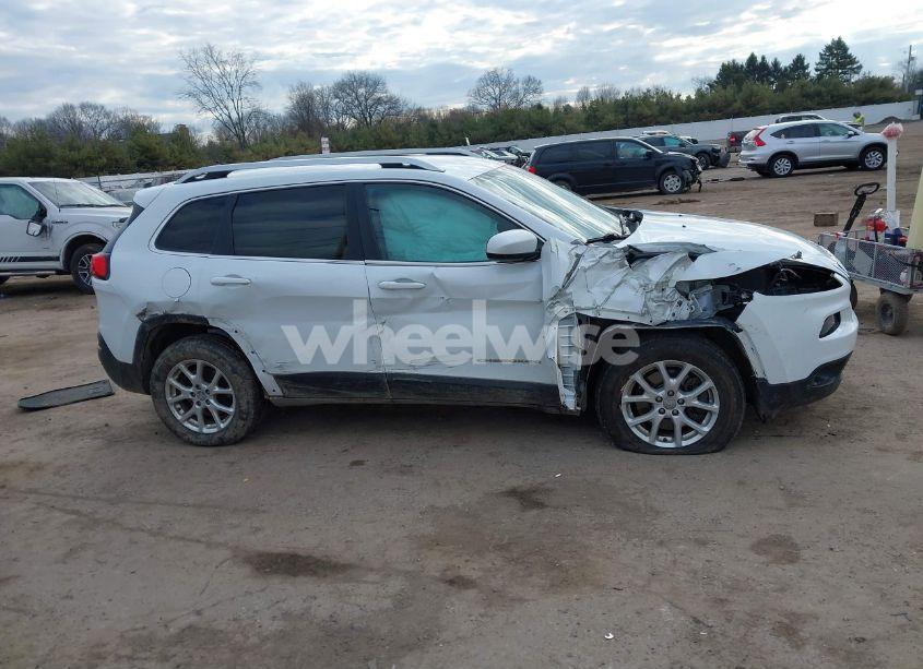 Photo 13 of 2015 Jeep Cherokee LATITUDE (VIN 1C4PJMCS9FW625521)