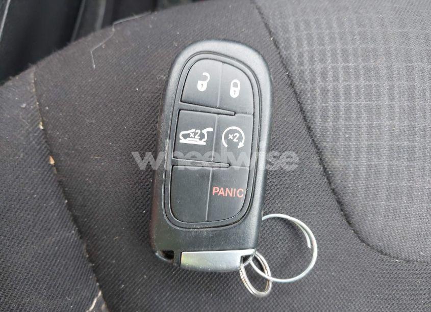 Photo 11 of 2015 Jeep Cherokee LATITUDE (VIN 1C4PJMCS9FW681622)