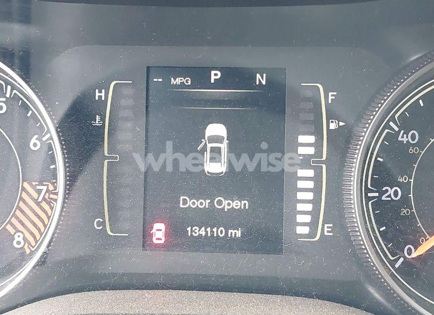 Photo 15 of 2015 Jeep Cherokee LATITUDE (VIN 1C4PJMCS9FW681622)