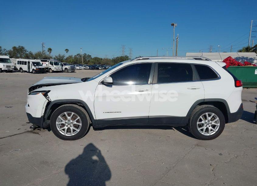 Photo 14 of 2015 Jeep Cherokee LATITUDE (VIN 1C4PJMCS9FW735081)
