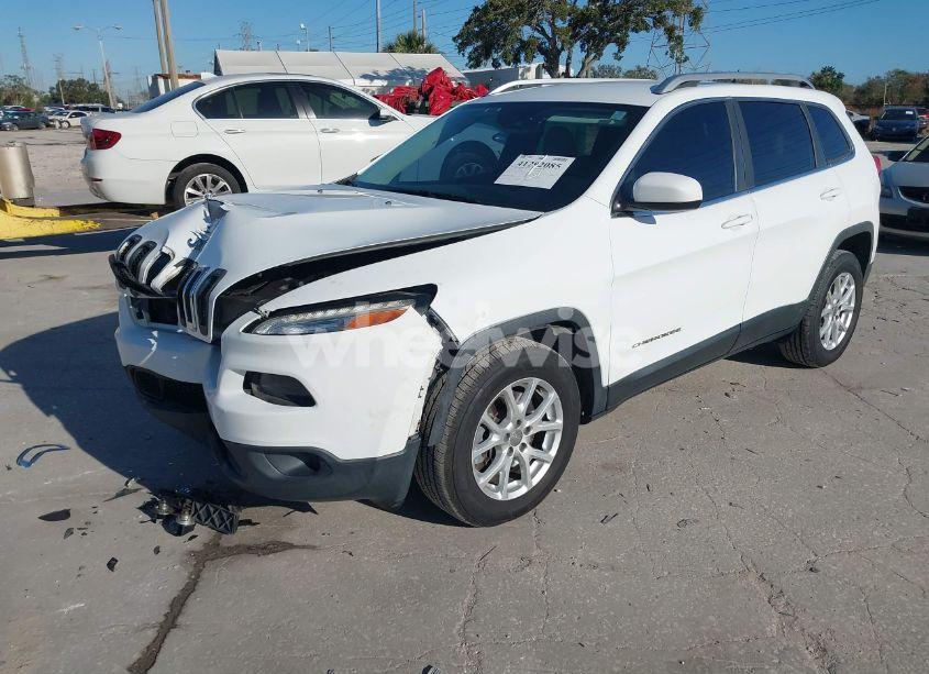 Photo 2 of 2015 Jeep Cherokee LATITUDE (VIN 1C4PJMCS9FW735081)