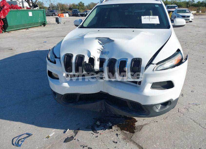 Photo 6 of 2015 Jeep Cherokee LATITUDE (VIN 1C4PJMCS9FW735081)