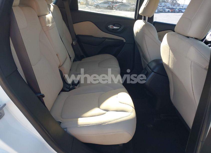 Photo 8 of 2015 Jeep Cherokee LATITUDE (VIN 1C4PJMCS9FW735081)