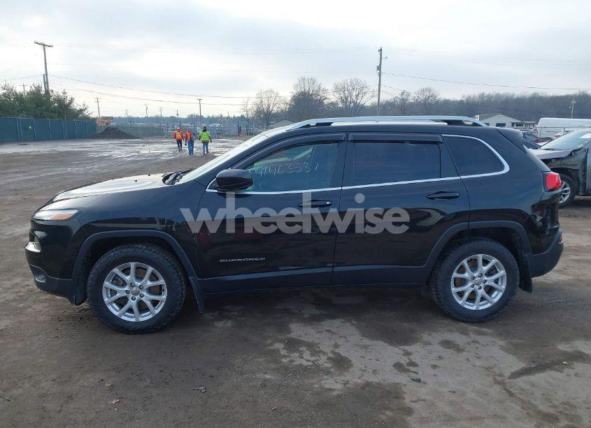 Photo 14 of 2016 Jeep Cherokee LATITUDE (VIN 1C4PJMCS9GW102324)