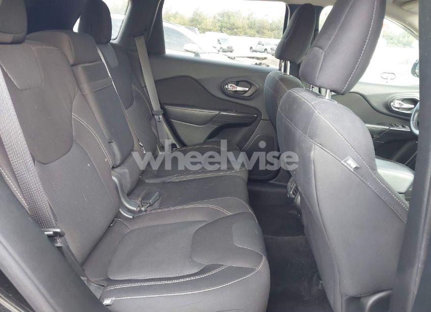 Photo 8 of 2016 Jeep Cherokee LATITUDE (VIN 1C4PJMCS9GW102324)
