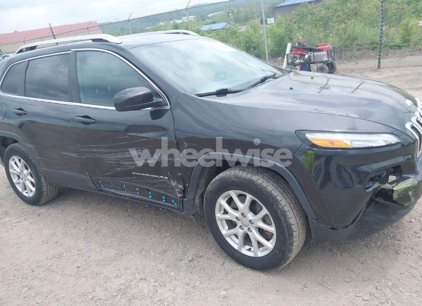 Photo 6 of 2016 Jeep Cherokee LATITUDE (VIN 1C4PJMCS9GW105529)