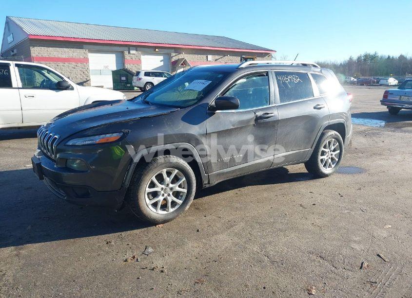 Photo 2 of 2016 Jeep Cherokee LATITUDE (VIN 1C4PJMCS9GW132262)