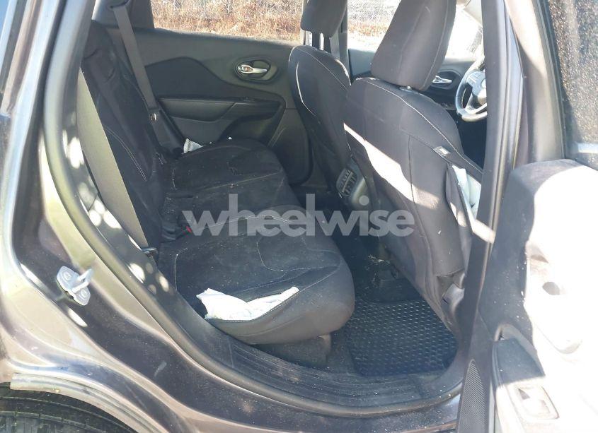 Photo 8 of 2016 Jeep Cherokee LATITUDE (VIN 1C4PJMCS9GW132262)