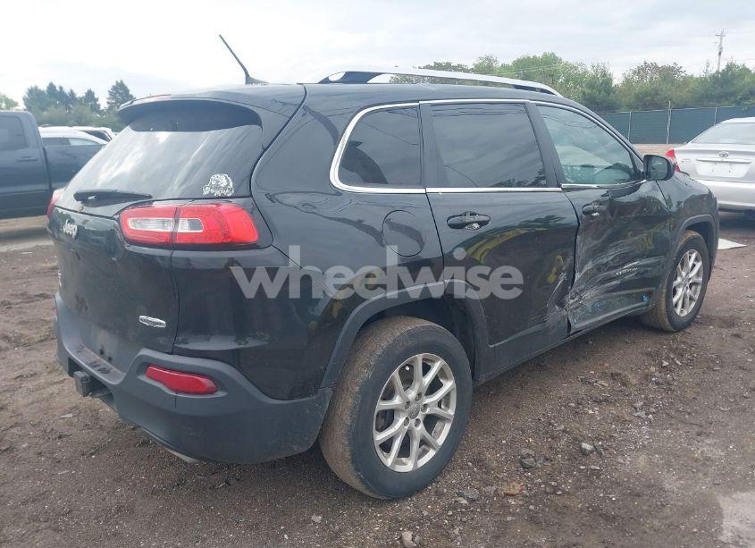 Photo 4 of 2016 Jeep Cherokee LATITUDE (VIN 1C4PJMCS9GW133444)