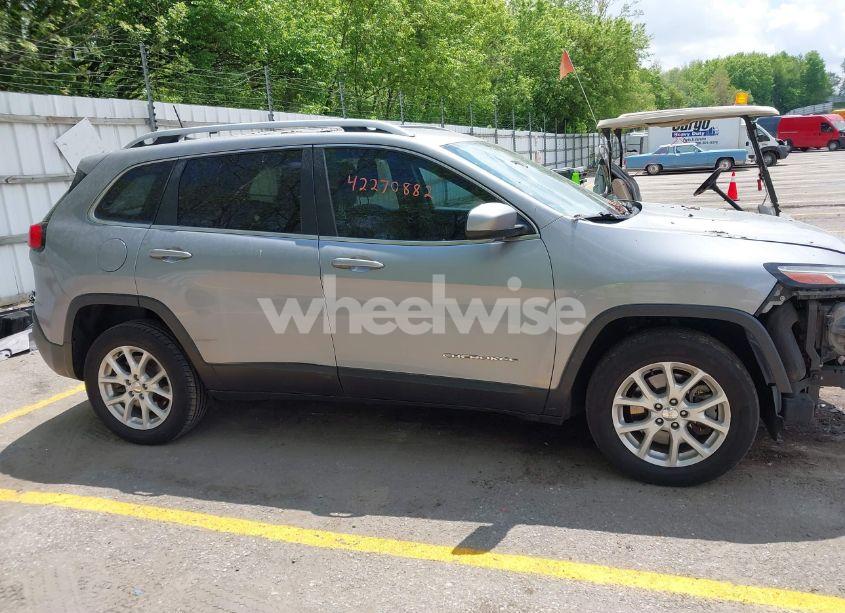 Photo 14 of 2016 Jeep Cherokee LATITUDE (VIN 1C4PJMCS9GW213469)