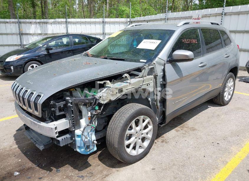 Photo 2 of 2016 Jeep Cherokee LATITUDE (VIN 1C4PJMCS9GW213469)