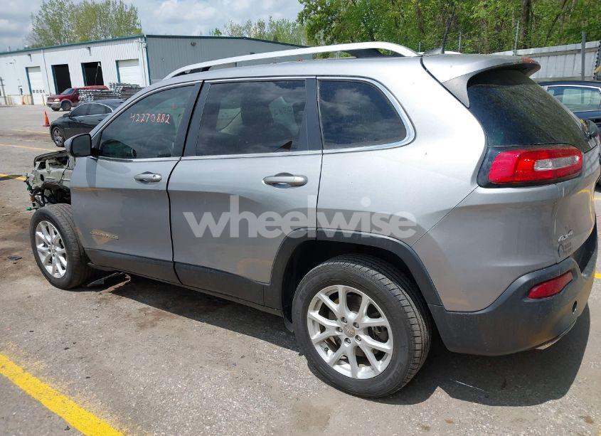 Photo 3 of 2016 Jeep Cherokee LATITUDE (VIN 1C4PJMCS9GW213469)