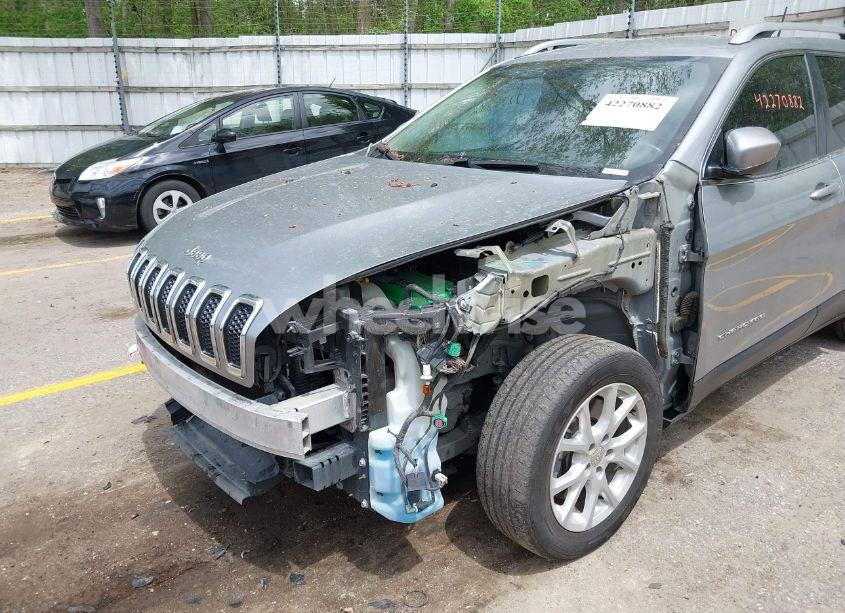 Photo 6 of 2016 Jeep Cherokee LATITUDE (VIN 1C4PJMCS9GW213469)