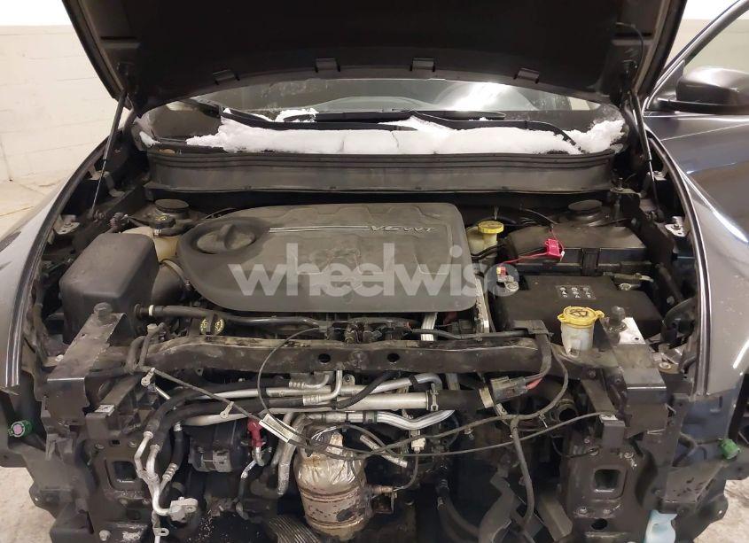 Photo 10 of 2017 Jeep Cherokee LATITUDE 4X4 (VIN 1C4PJMCS9HW501655)