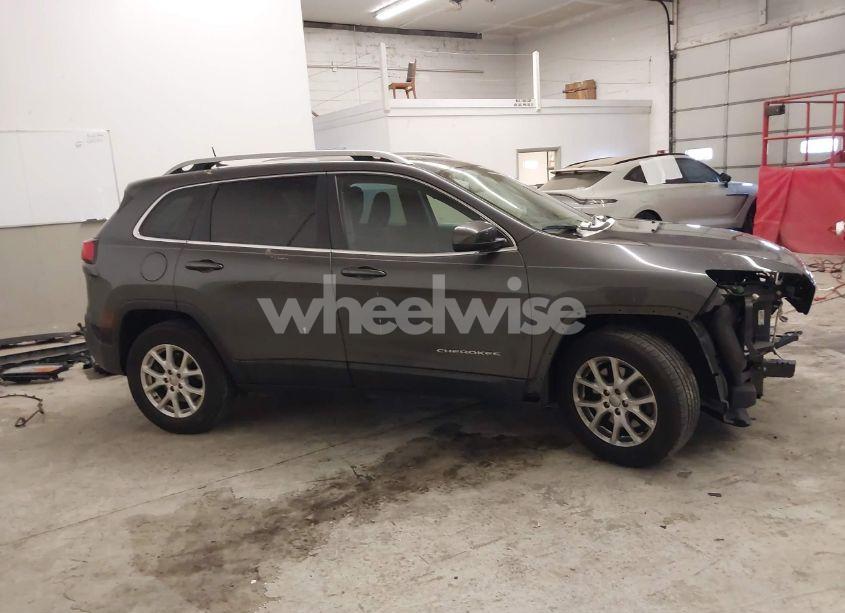 Photo 14 of 2017 Jeep Cherokee LATITUDE 4X4 (VIN 1C4PJMCS9HW501655)