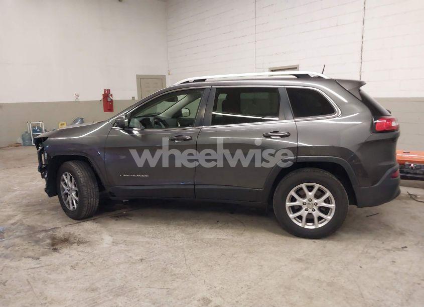 Photo 15 of 2017 Jeep Cherokee LATITUDE 4X4 (VIN 1C4PJMCS9HW501655)