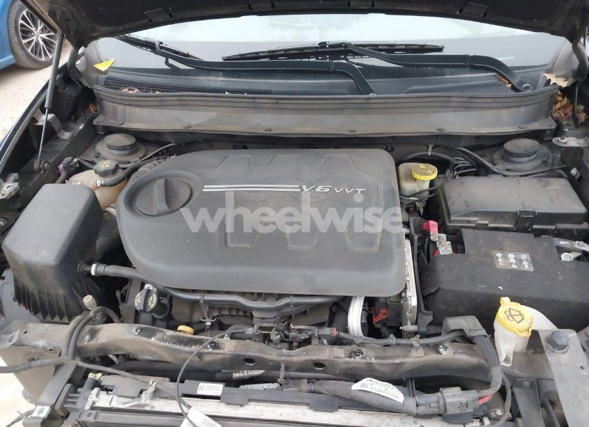 Photo 10 of 2017 Jeep Cherokee LATITUDE 4X4 (VIN 1C4PJMCS9HW513580)