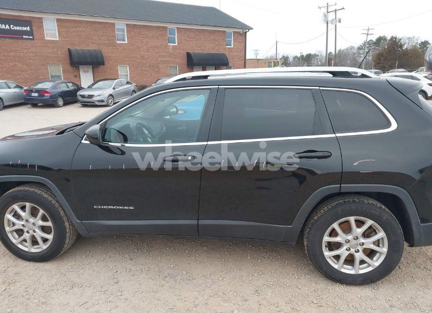 Photo 15 of 2017 Jeep Cherokee LATITUDE 4X4 (VIN 1C4PJMCS9HW513580)