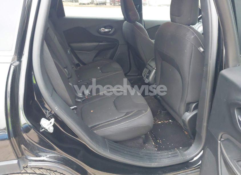 Photo 8 of 2017 Jeep Cherokee LATITUDE 4X4 (VIN 1C4PJMCS9HW513580)