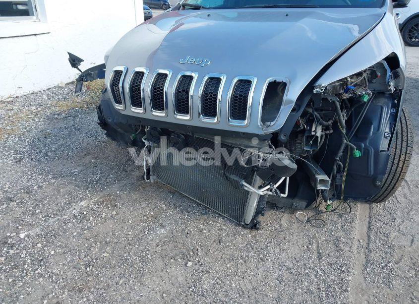 Photo 6 of 2017 Jeep Cherokee LATITUDE 4X4 (VIN 1C4PJMCS9HW612254)