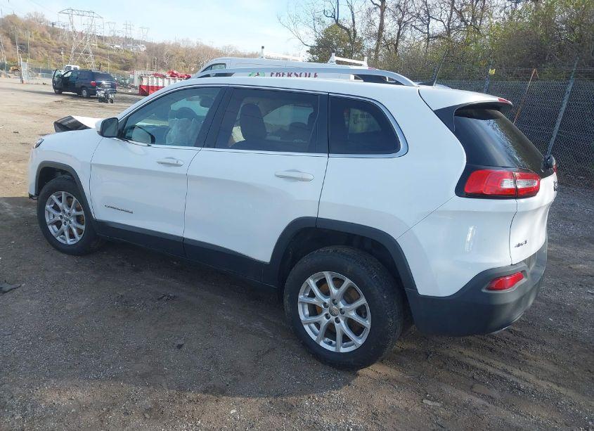 Photo 3 of 2017 Jeep Cherokee LATITUDE 4X4 (VIN 1C4PJMCS9HW658070)