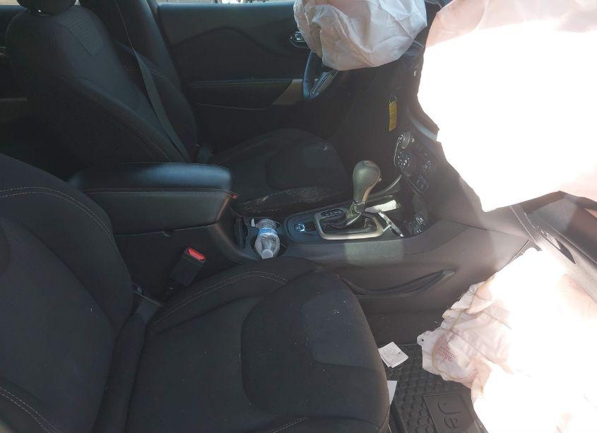 Photo 5 of 2017 Jeep Cherokee LATITUDE 4X4 (VIN 1C4PJMCS9HW658070)