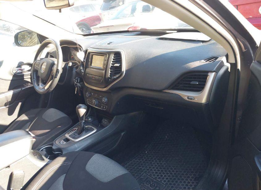 Photo 5 of 2014 Jeep Cherokee LATITUDE (VIN 1C4PJMCSXEW146314)