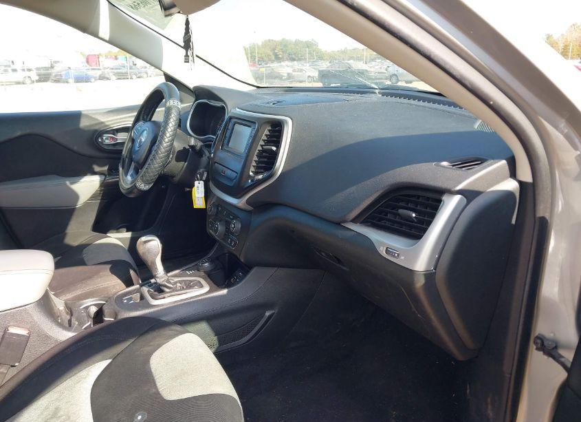 Photo 5 of 2014 Jeep Cherokee LATITUDE (VIN 1C4PJMCSXEW151772)