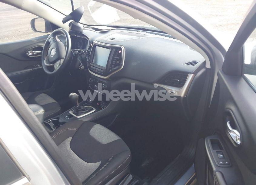 Photo 5 of 2014 Jeep Cherokee LATITUDE (VIN 1C4PJMCSXEW294950)