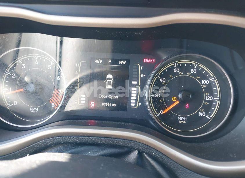 Photo 15 of 2015 Jeep Cherokee LATITUDE (VIN 1C4PJMCSXFW501628)