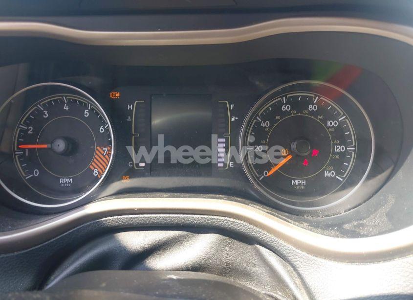 Photo 7 of 2015 Jeep Cherokee LATITUDE (VIN 1C4PJMCSXFW528618)