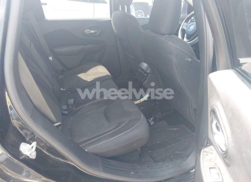 Photo 8 of 2015 Jeep Cherokee LATITUDE (VIN 1C4PJMCSXFW528618)