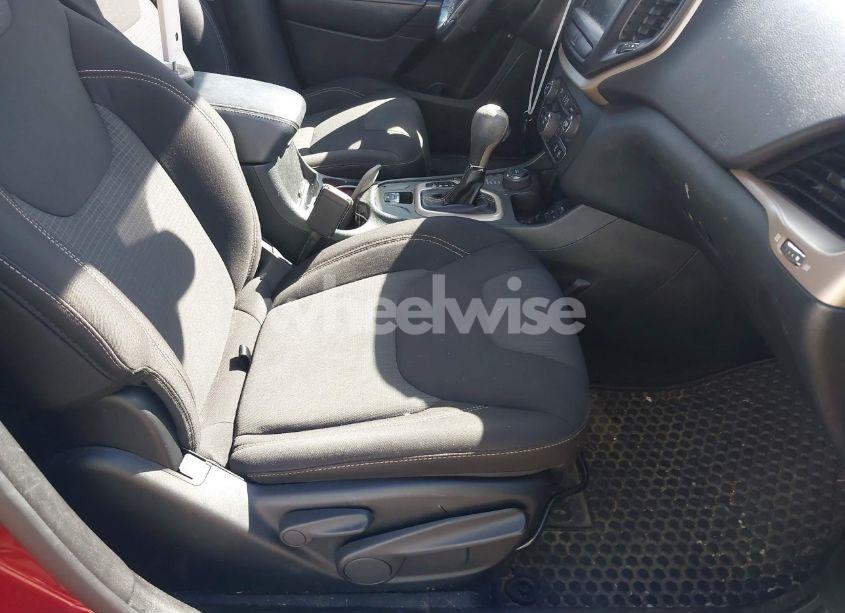 Photo 5 of 2015 Jeep Cherokee LATITUDE (VIN 1C4PJMCSXFW565538)