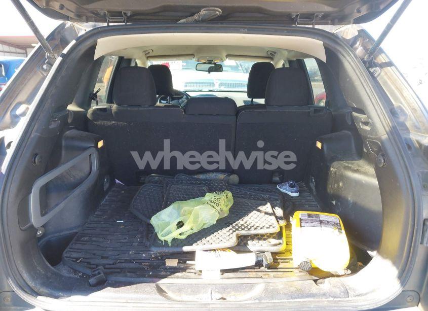 Photo 12 of 2015 Jeep Cherokee LATITUDE (VIN 1C4PJMCSXFW615970)