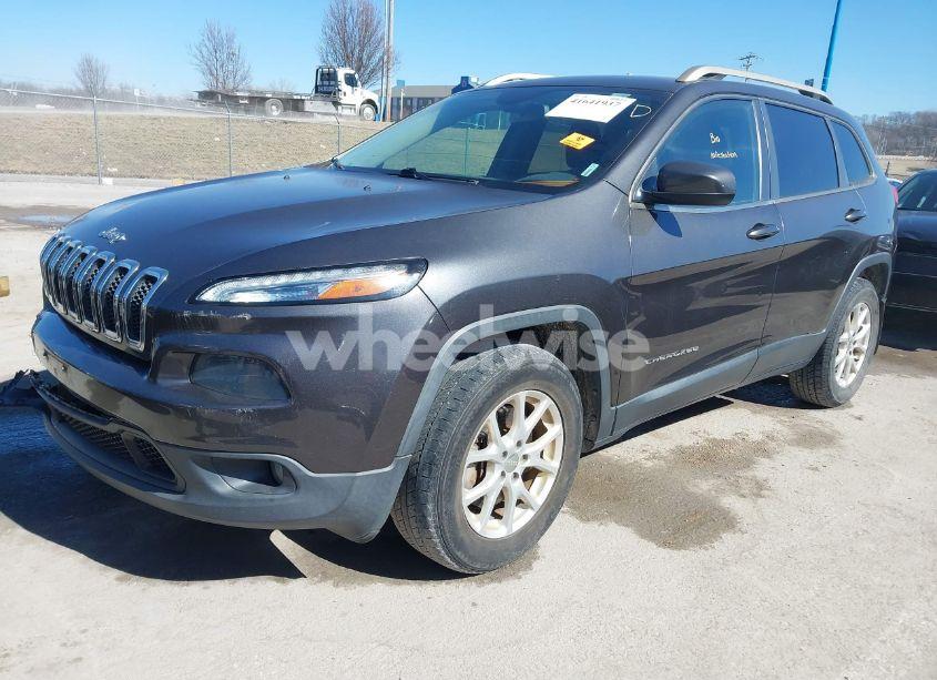 Photo 2 of 2015 Jeep Cherokee LATITUDE (VIN 1C4PJMCSXFW615970)