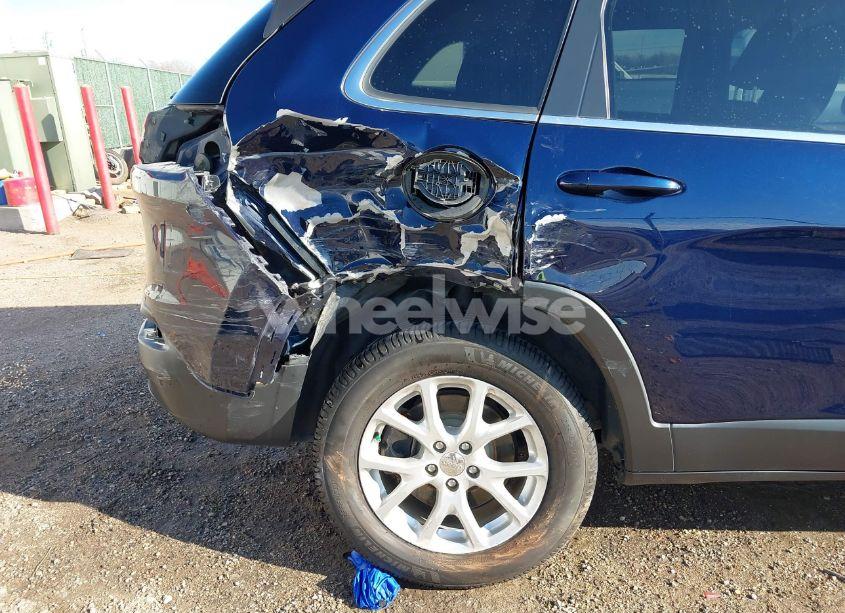 Photo 6 of 2015 Jeep Cherokee LATITUDE (VIN 1C4PJMCSXFW698204)