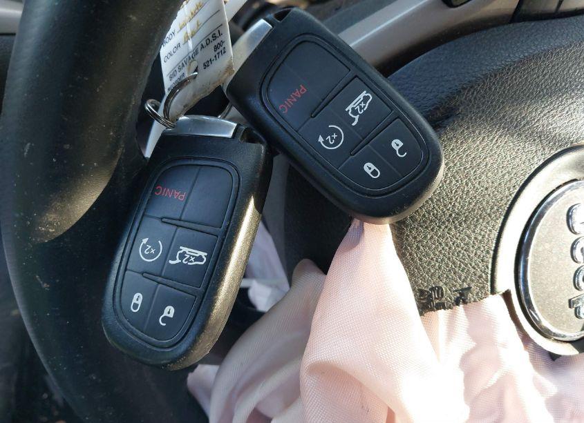 Photo 11 of 2015 Jeep Cherokee LATITUDE (VIN 1C4PJMCSXFW752634)