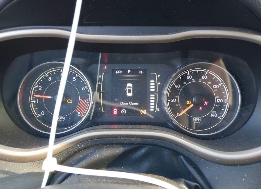 Photo 7 of 2015 Jeep Cherokee LATITUDE (VIN 1C4PJMCSXFW752634)