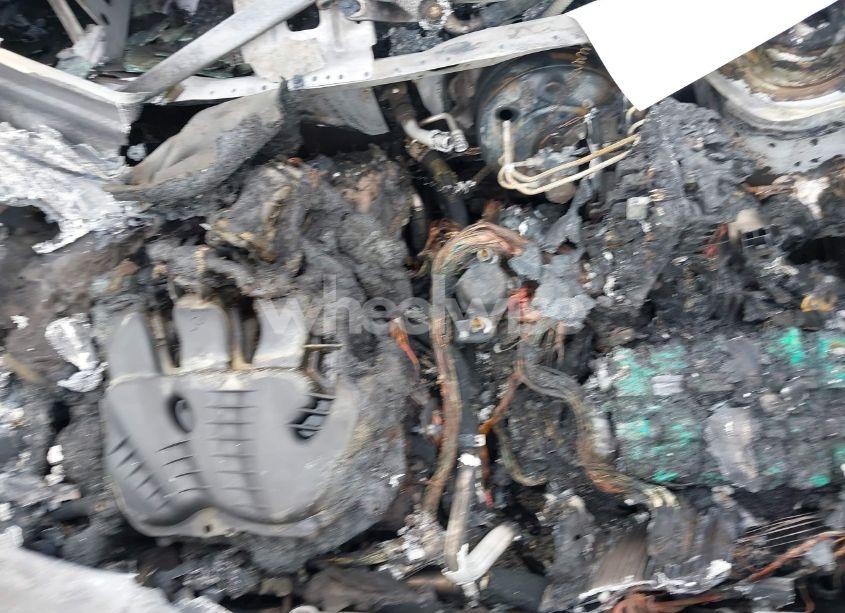 Photo 10 of 2015 Jeep Cherokee LATITUDE (VIN 1C4PJMCSXFW773712)