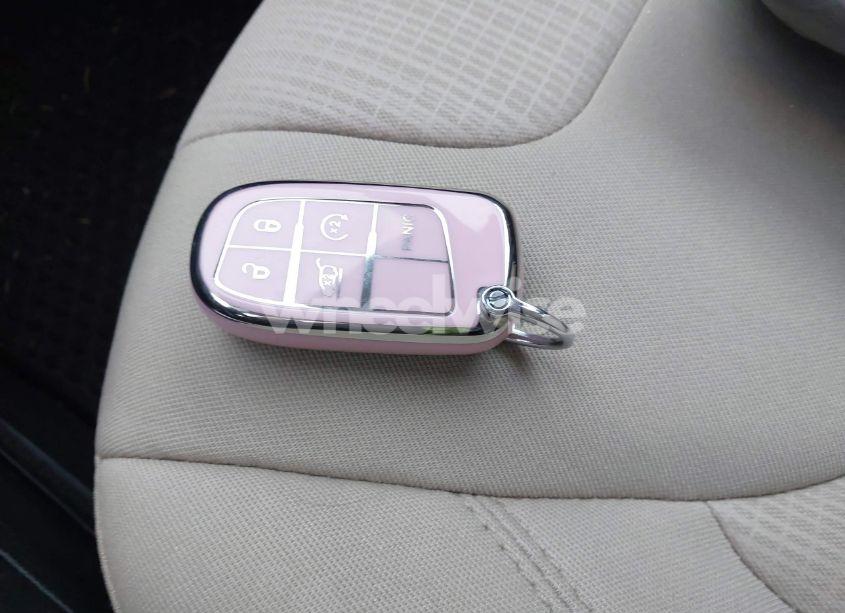 Photo 11 of 2015 Jeep Cherokee LATITUDE (VIN 1C4PJMCSXFW789991)