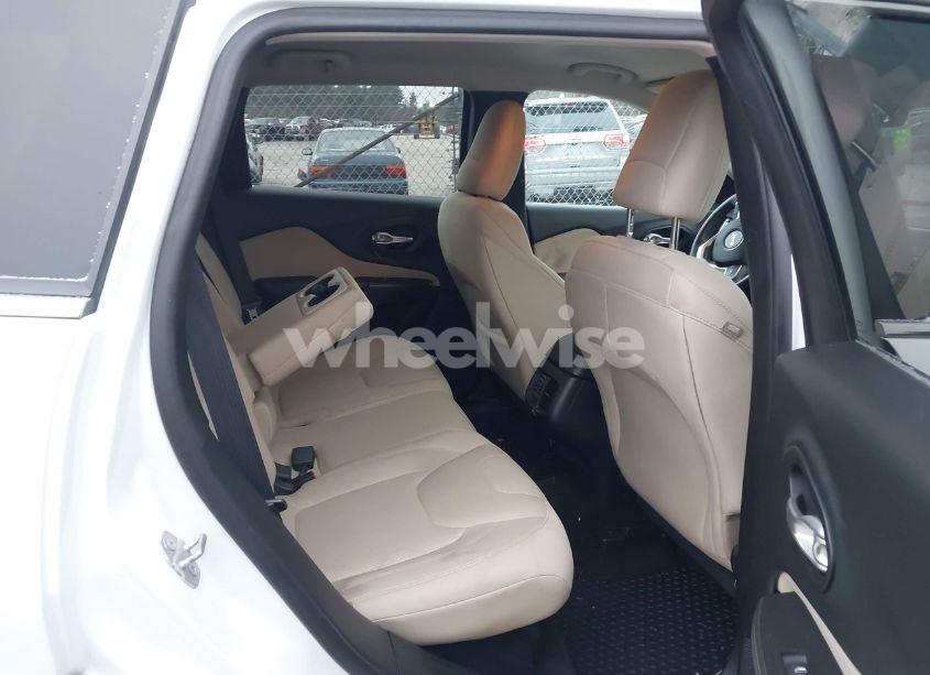 Photo 8 of 2015 Jeep Cherokee LATITUDE (VIN 1C4PJMCSXFW789991)