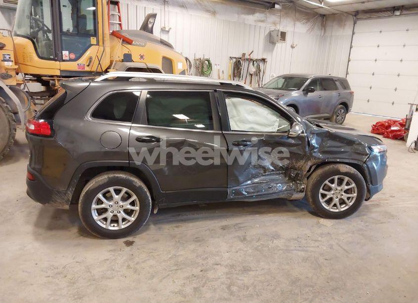 Photo 13 of 2016 Jeep Cherokee LATITUDE (VIN 1C4PJMCSXGW147918)