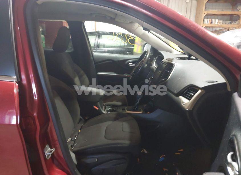 Photo 5 of 2016 Jeep Cherokee LATITUDE (VIN 1C4PJMCSXGW246402)