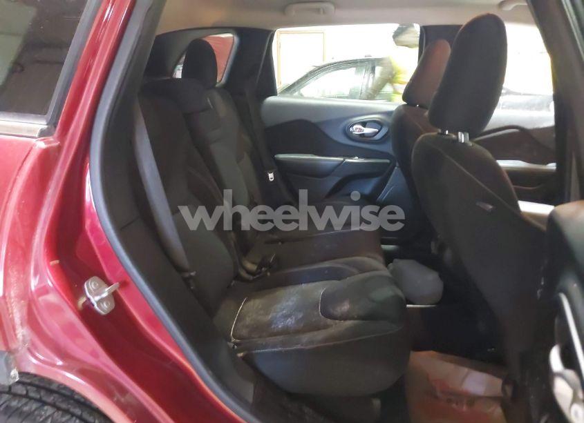 Photo 8 of 2016 Jeep Cherokee LATITUDE (VIN 1C4PJMCSXGW246402)