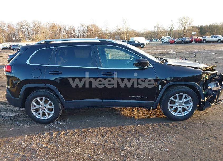 Photo 14 of 2017 Jeep Cherokee LATITUDE 4X4 (VIN 1C4PJMCSXHW532526)