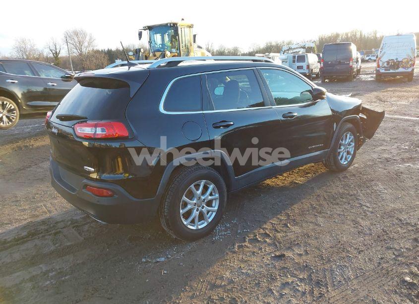 Photo 4 of 2017 Jeep Cherokee LATITUDE 4X4 (VIN 1C4PJMCSXHW532526)