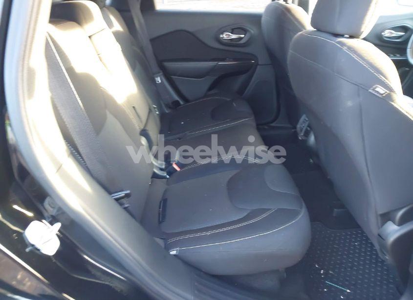 Photo 8 of 2017 Jeep Cherokee LATITUDE 4X4 (VIN 1C4PJMCSXHW532526)